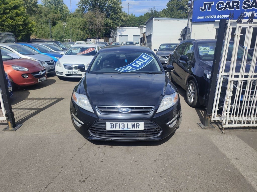 Ford Mondeo Hatchback Black #2