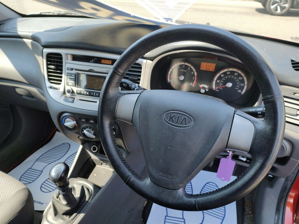 Kia RIO 1.4 Hatchback 139 Gkm, 95 Bhp White #14