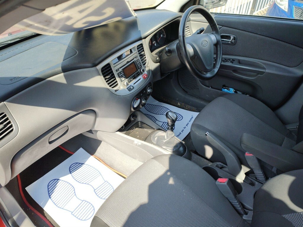 Kia RIO 1.4 Hatchback 139 Gkm, 95 Bhp White #18