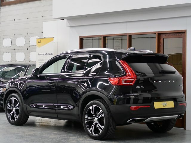 Volvo XC40 T5 Inscription Pro Suv YL20DDO Black #4