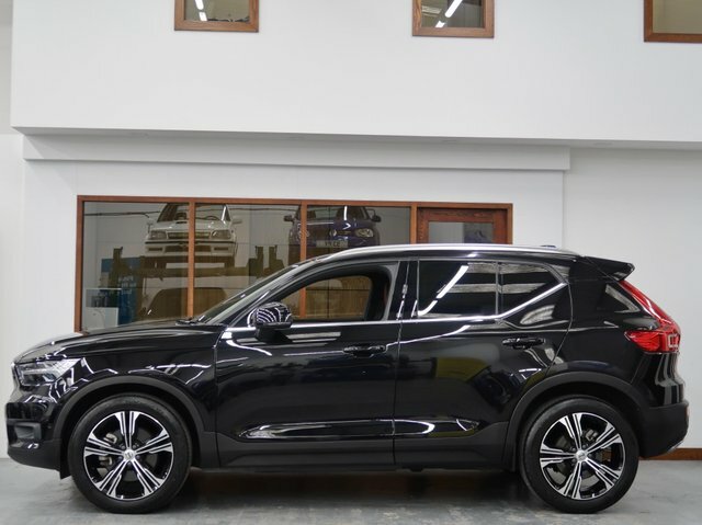 Volvo XC40 T5 Inscription Pro Suv YL20DDO Black #6