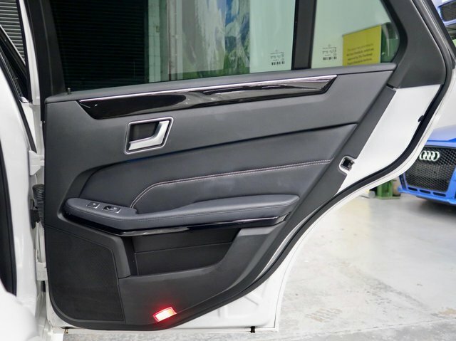 Mercedes-Benz E Class Cdi Se White #37