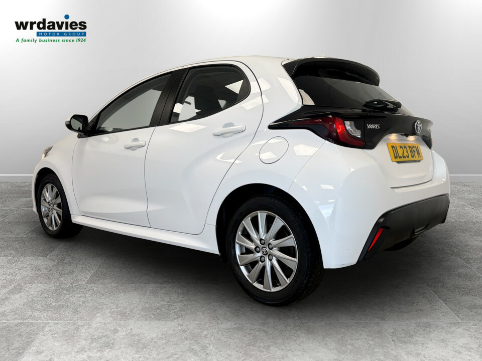 Toyota Yaris 1.5 Hybrid Icon Cvt DL23BFM White #5
