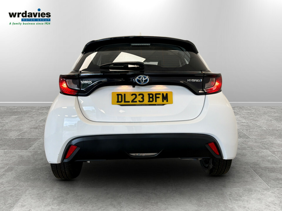 Toyota Yaris 1.5 Hybrid Icon Cvt DL23BFM White #6