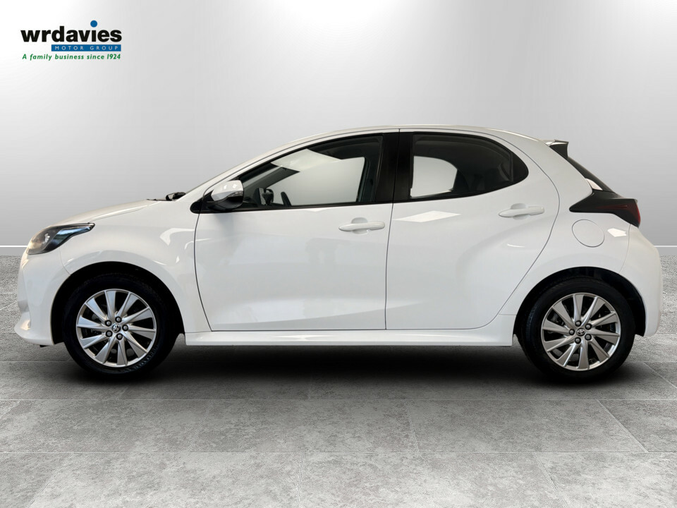 Toyota Yaris 1.5 Hybrid Icon Cvt DL23BFM White #4