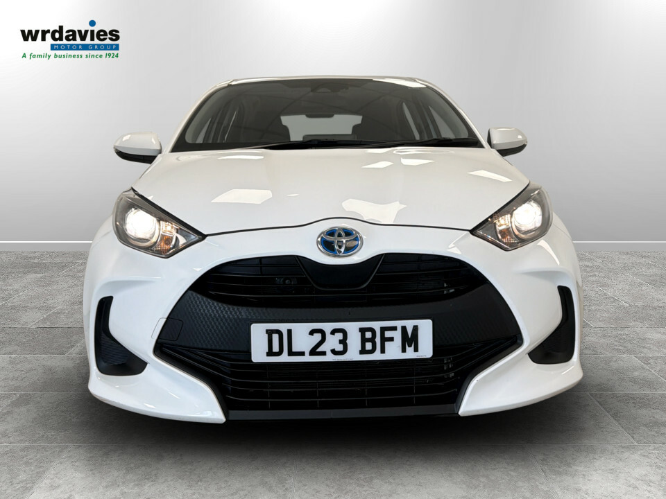 Toyota Yaris 1.5 Hybrid Icon Cvt DL23BFM White #2