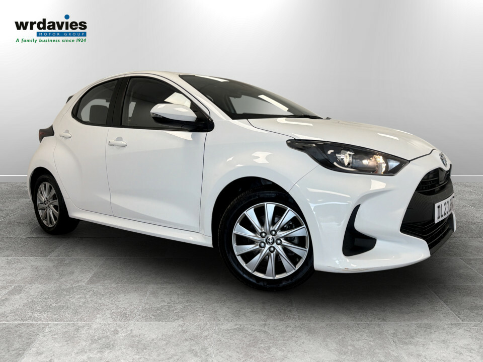 Toyota Yaris 1.5 Hybrid Icon Cvt White