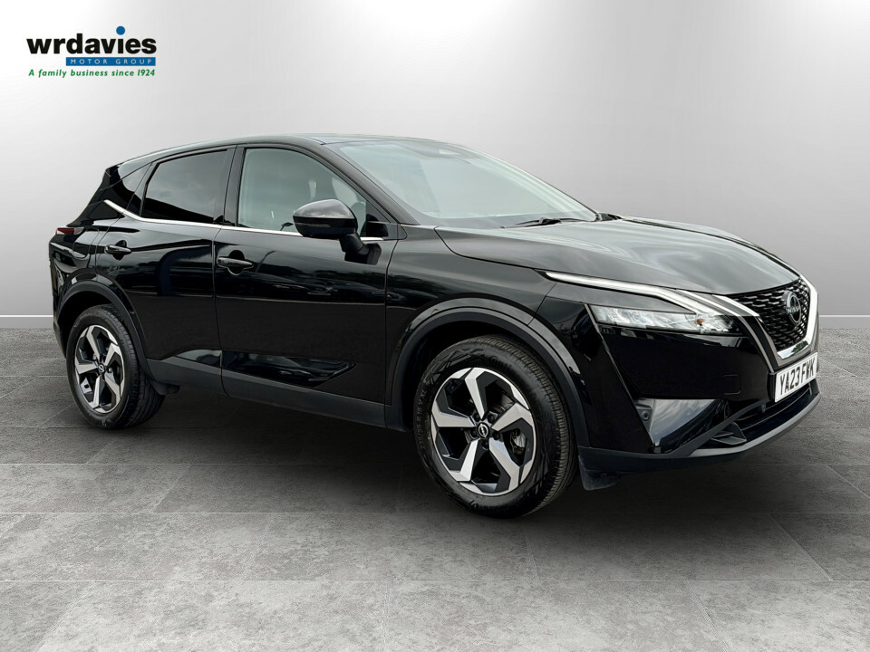 Nissan Qashqai 1.3 Dig-t Mh 158 N-connecta Xtronic Black