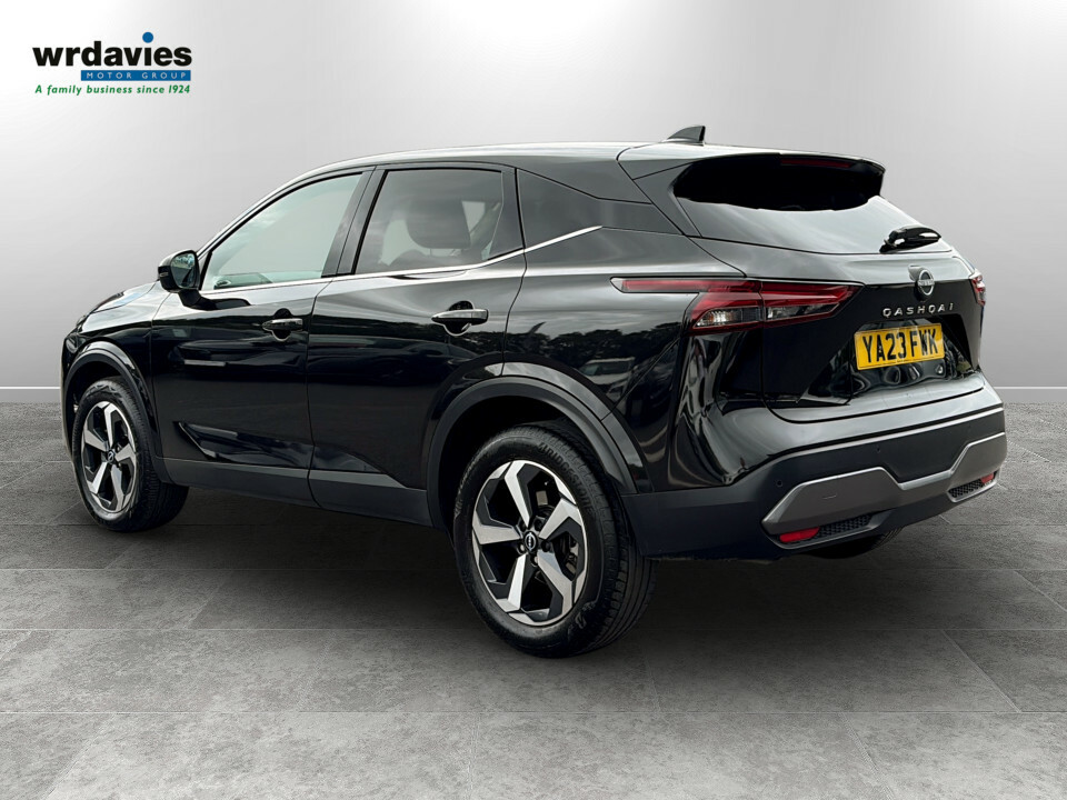 Nissan Qashqai 1.3 Dig-t Mh 158 N-connecta Xtronic YA23FWK Black #5