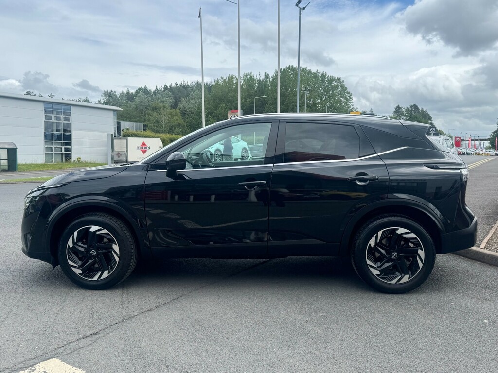 Nissan Qashqai 1.3 Dig-t Mh 158 N-connecta Xtronic DP74NYY Black #4