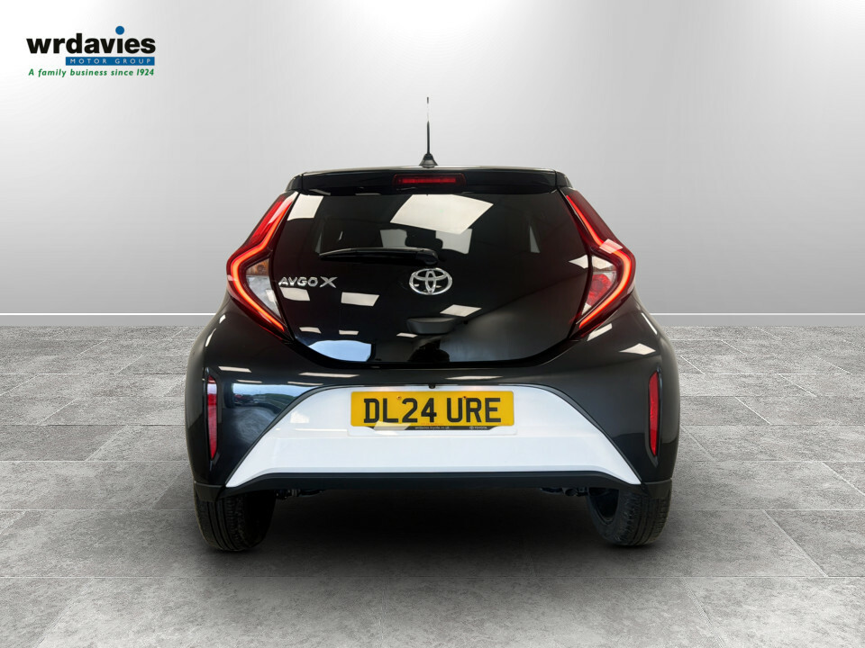 Toyota Aygo X 1.0 Vvt-i Edge DL24URE White #6