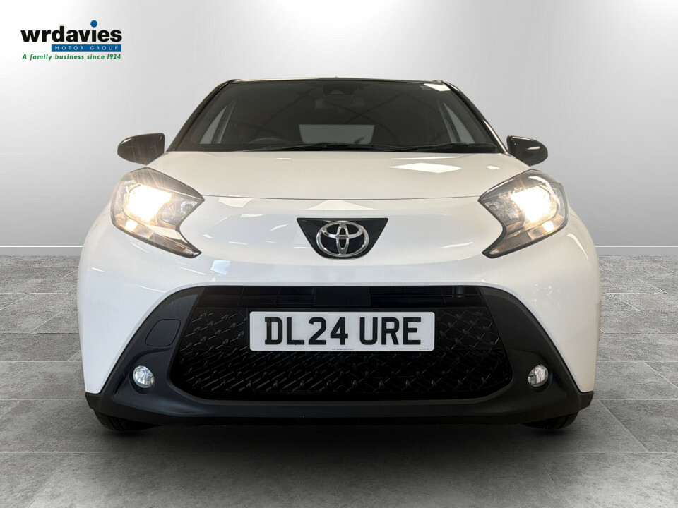 Toyota Aygo X 1.0 Vvt-i Edge DL24URE White #2