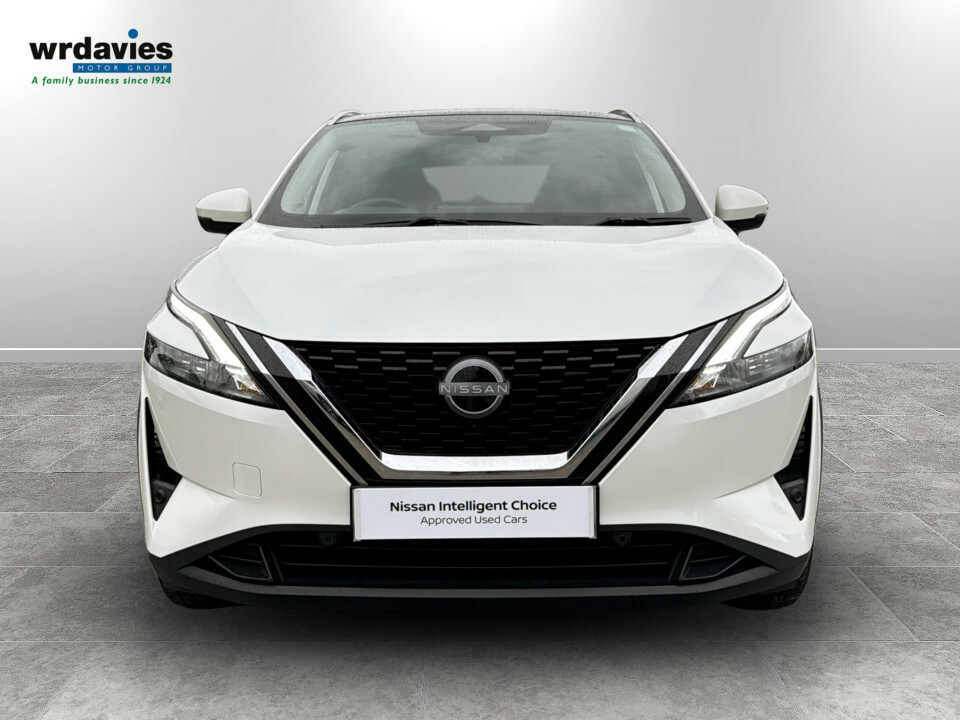 Nissan Qashqai 1.3 Dig-t Mh N-connecta DP73FJD White #2