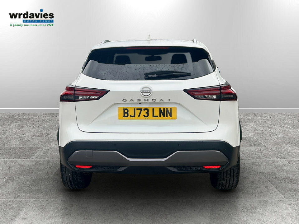 Nissan Qashqai 1.3 Dig-t Mh Tekna BJ73LNN White #6