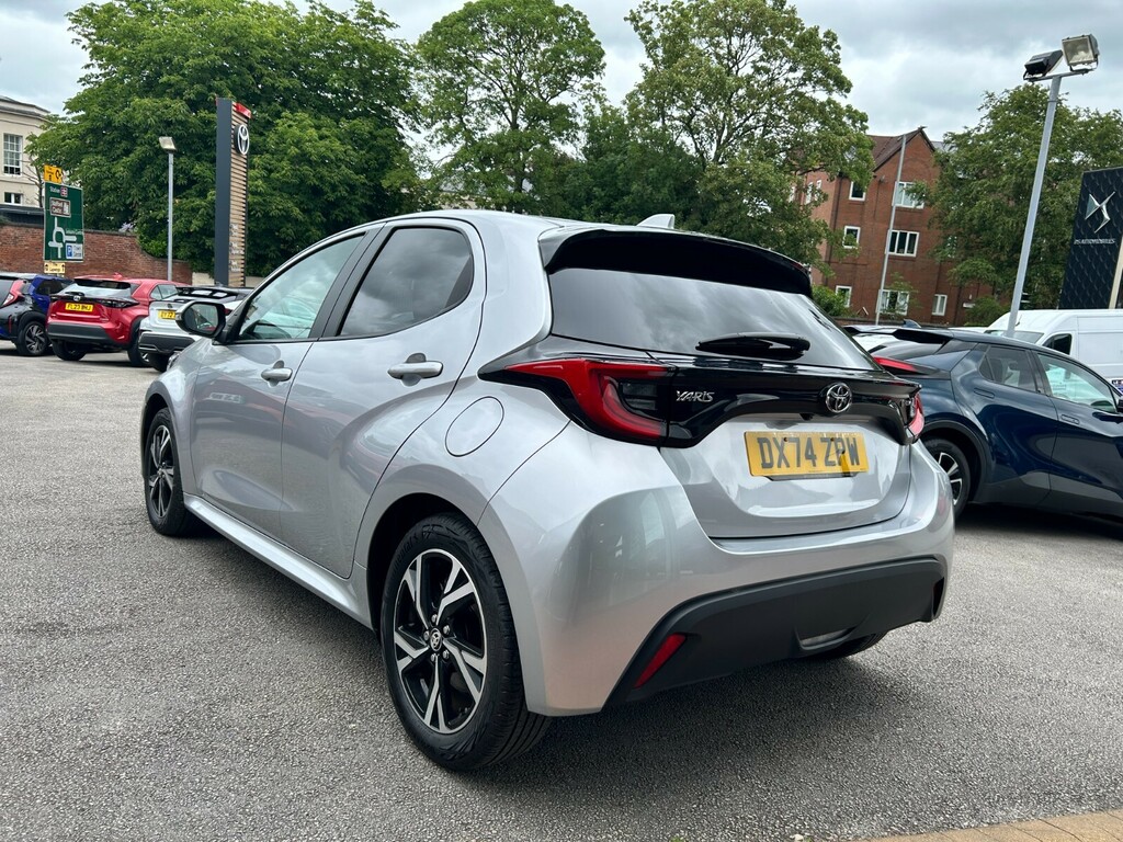 Toyota Yaris 1.5 Hybrid Design Cvt DX74ZPW Silver #5