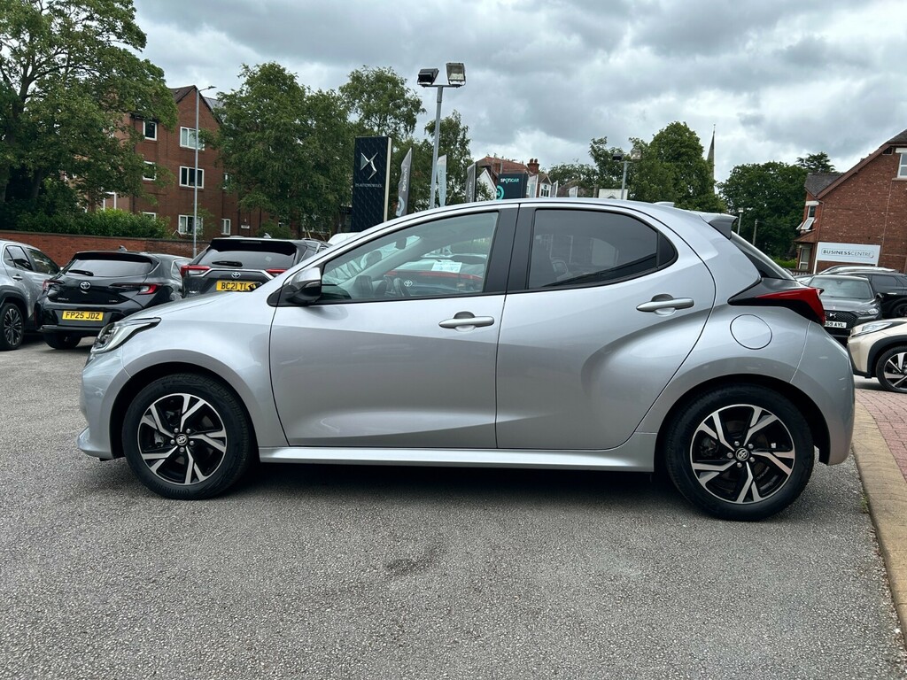 Toyota Yaris 1.5 Hybrid Design Cvt DX74ZPW Silver #6