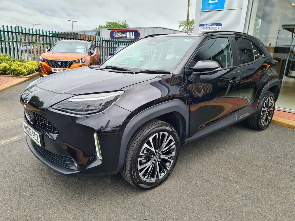 Toyota Yaris Cross 1.5 Hybrid Excel Cvt MA25SCZ Black #3