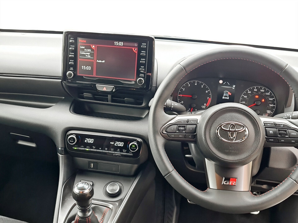 Toyota Yaris 1.6 Awd Circuit Pack Black #22