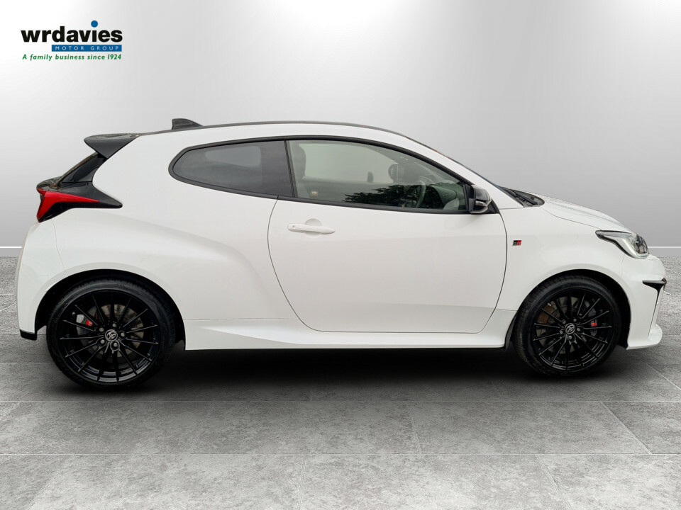 Toyota Yaris 1.6 Awd Circuit Pack Black #9