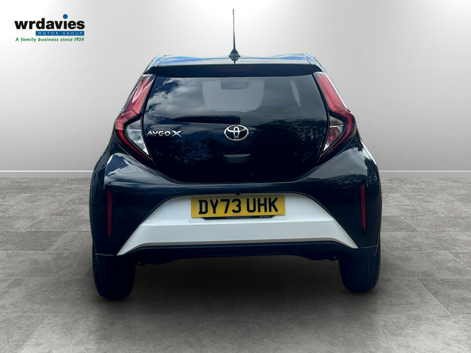 Toyota Aygo X 1.0 Vvt-i Edge DY73UHK White #6
