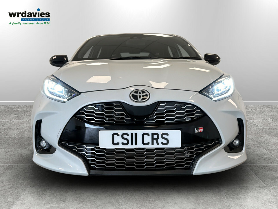Toyota Yaris 1.5 Hybrid Gr Sport Cvt Grey #2