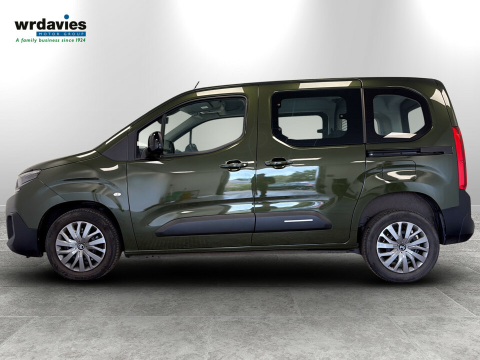 Citroen Berlingo 1.2 Puretech 110Ps Plus 5 Seat DY24LKA Green #4