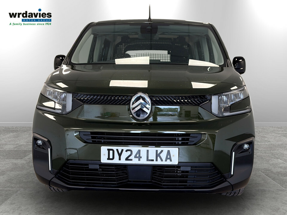 Citroen Berlingo 1.2 Puretech 110Ps Plus 5 Seat DY24LKA Green #2