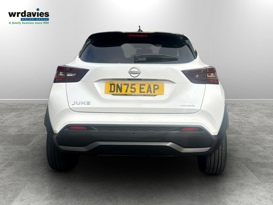 Nissan Juke 1.6 Hybrid Tekna DN75EAP White #6