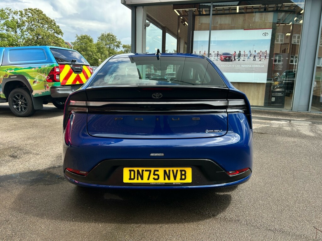 Toyota Prius 2.0 Phev Excel Cvt  #4