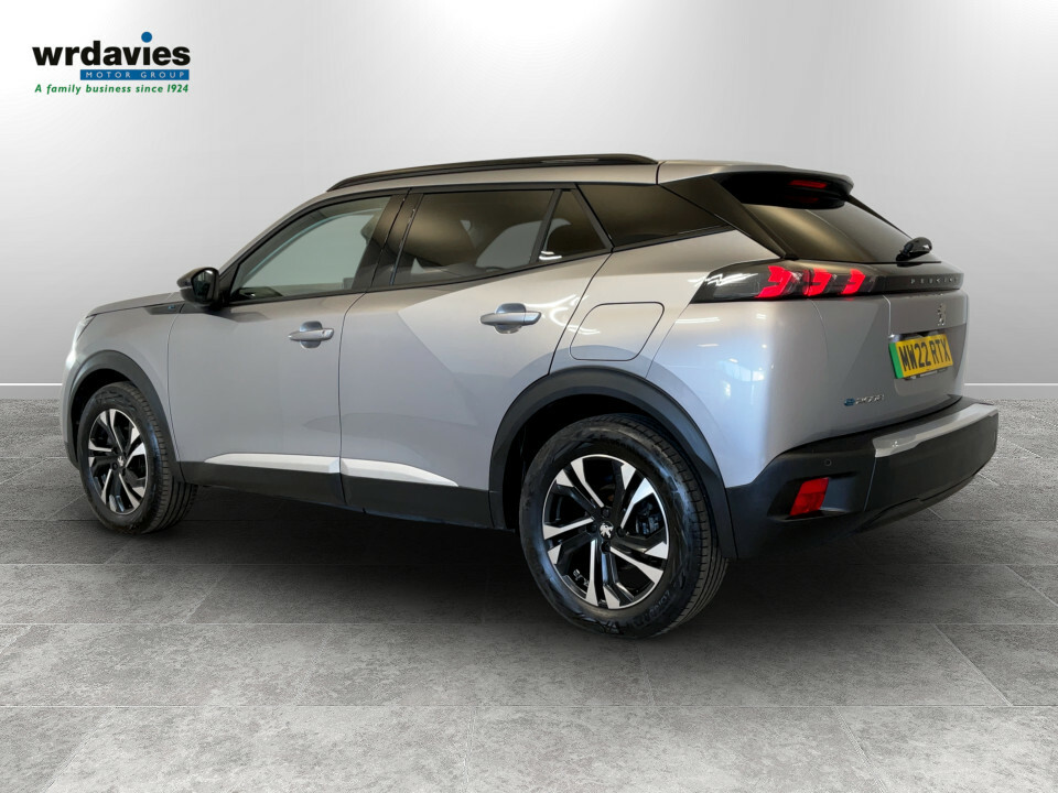 Peugeot e-2008 100Kw Allure Premium 50Kwh Grey #4