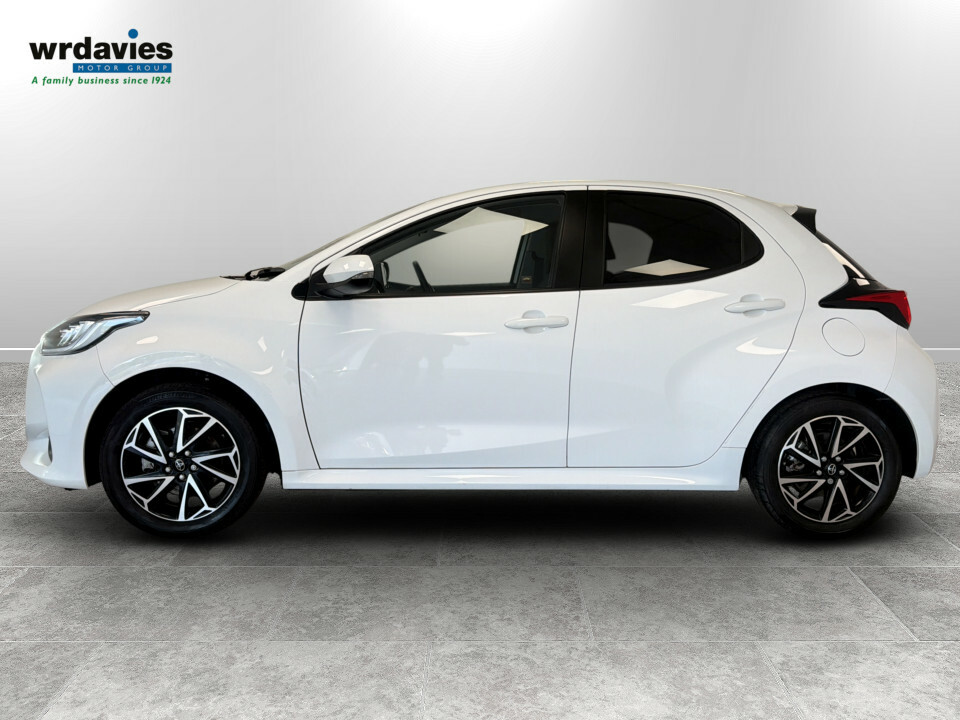 Toyota Yaris 1.5 Hybrid Design Cvt DY23KOU White #4