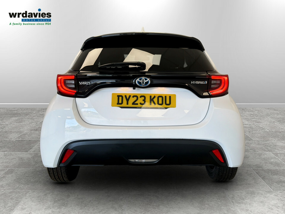 Toyota Yaris 1.5 Hybrid Design Cvt DY23KOU White #6