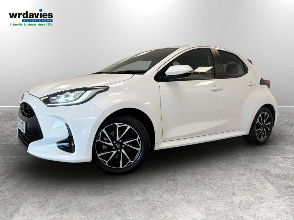Toyota Yaris 1.5 Hybrid Design Cvt DY23KOU White #3
