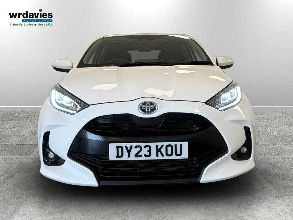 Toyota Yaris 1.5 Hybrid Design Cvt DY23KOU White #2