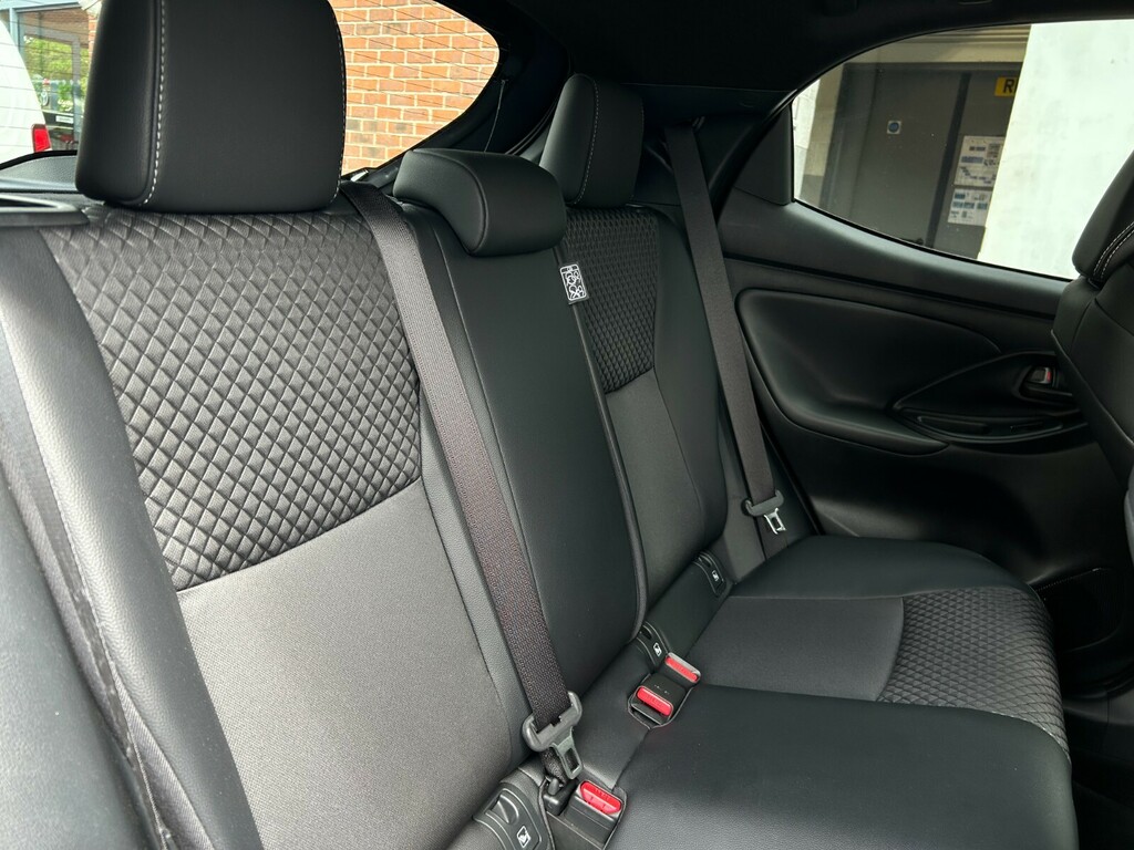 Toyota Yaris Excel #23