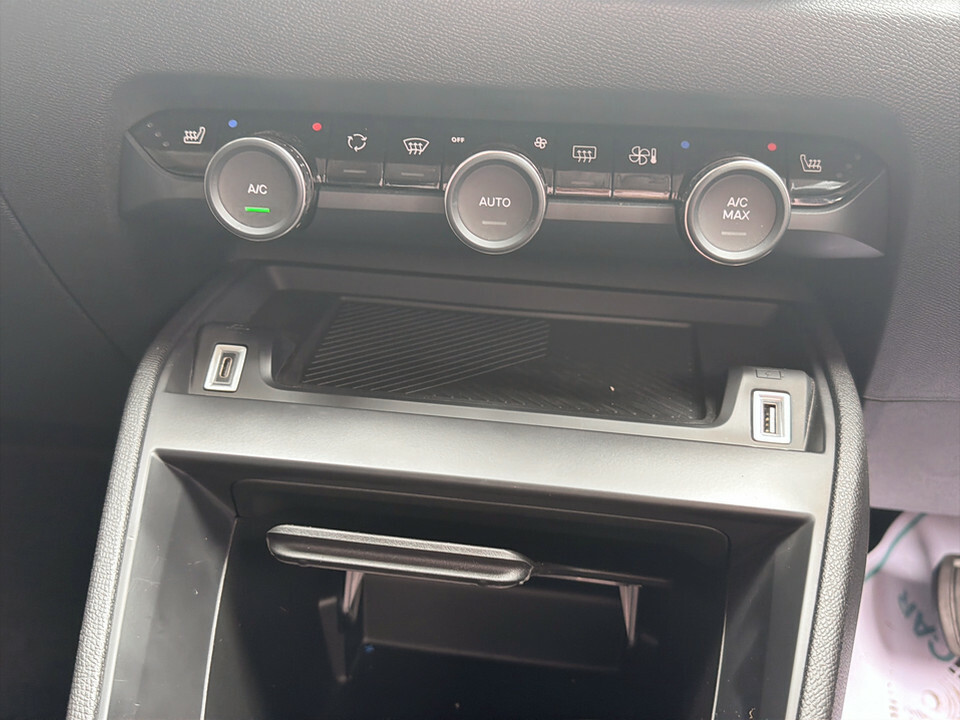 Citroen e-C4 50Kwh Shine Plus 7.4Kw Charger  #30