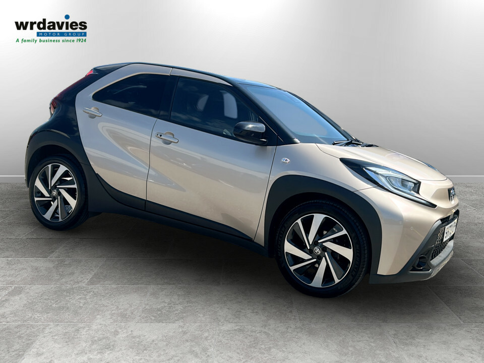 Toyota Aygo X 1.0 Vvt-i Exclusive Gold