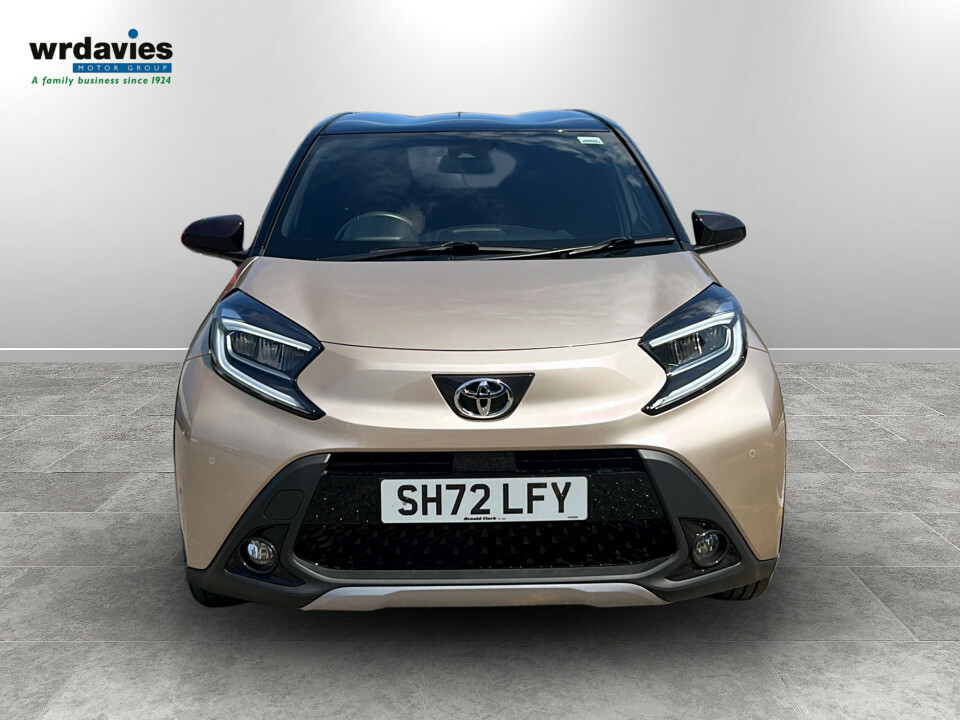 Toyota Aygo X 1.0 Vvt-i Exclusive Gold #2