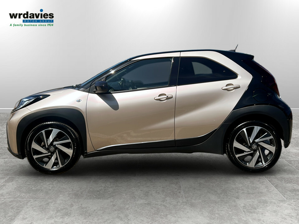 Toyota Aygo X 1.0 Vvt-i Exclusive Gold #4