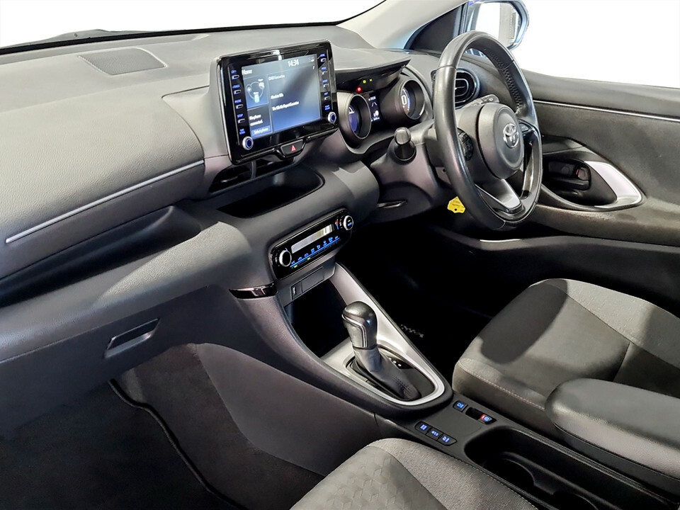 Toyota Yaris 1.6 Awd Circuit Pack Black #23