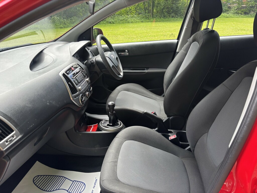 Hyundai I20 1.2 Classic Red #6