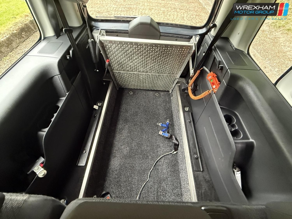 Volkswagen Caddy Maxi Life Combi Van 2.0 Tdi Bluemotion Tech Euro 6 Ss Grey #31