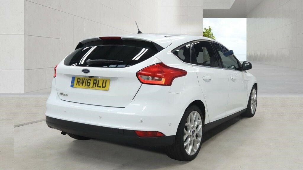 Ford Focus 1.5 Tdci Titanium X Euro 6 Ss RV16RLU White #5