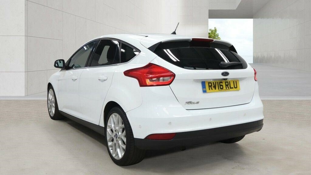 Ford Focus 1.5 Tdci Titanium X Euro 6 Ss RV16RLU White #6