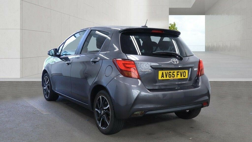 Toyota Yaris 1.5 Vvt-i Icon Tech  #5