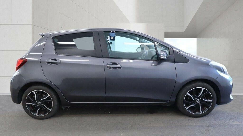 Toyota Yaris 1.5 Vvt-i Icon Tech  #3