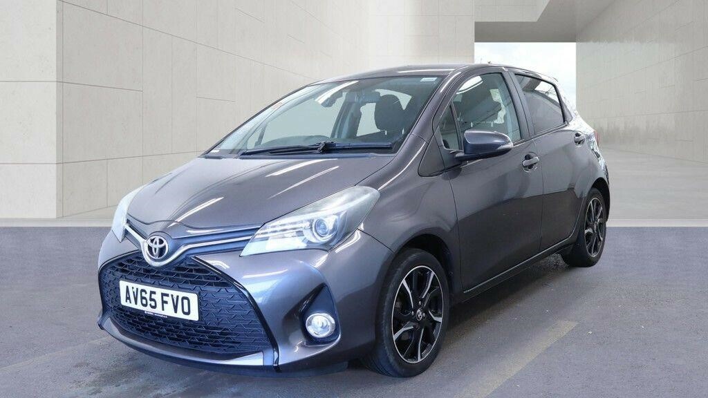 Toyota Yaris 1.5 Vvt-i Icon Tech  #2