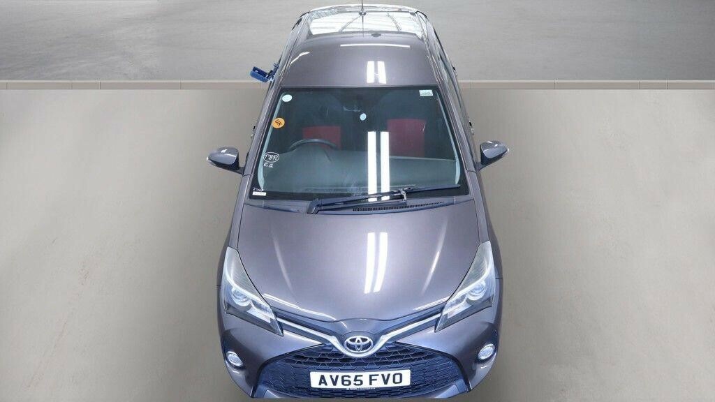 Toyota Yaris 1.5 Vvt-i Icon Tech  #7