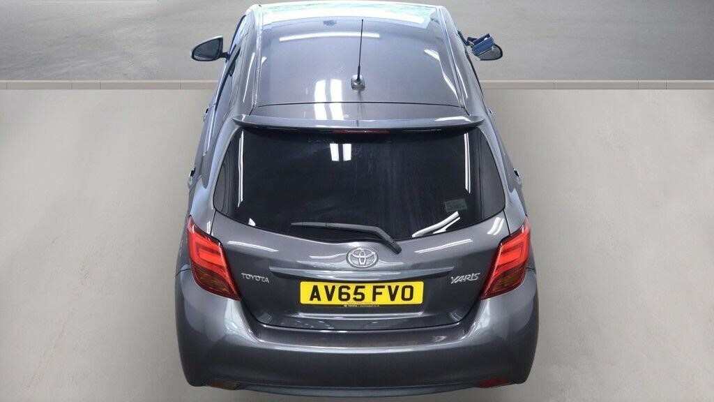 Toyota Yaris 1.5 Vvt-i Icon Tech  #8