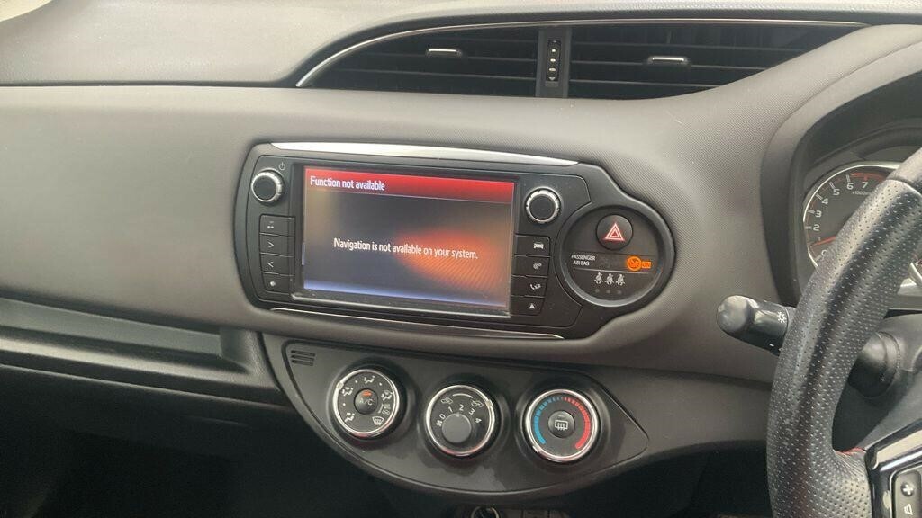 Toyota Yaris 1.5 Vvt-i Icon Tech  #13